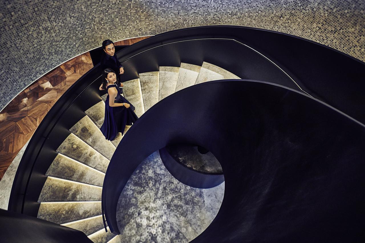 Silks Club Hotel Kaohsiung Exterior photo Spiral staircase