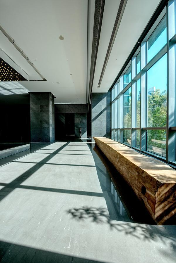 Silks Club Hotel Kaohsiung Exterior photo Interior of the museum