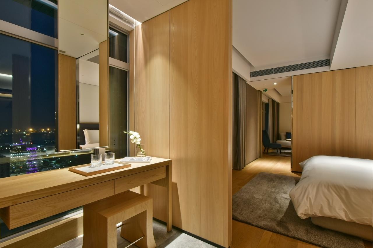 Silks Club Hotel Kaohsiung Exterior photo Deluxe Suite